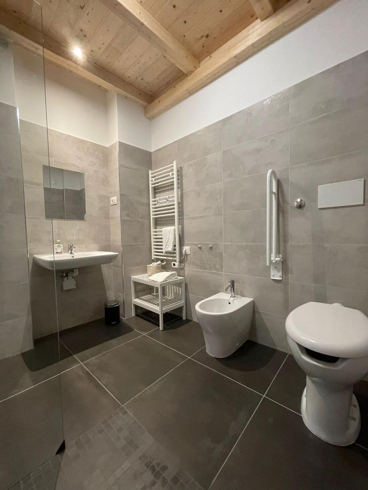 Aloe Comfort Rooms Pescara Bagian luar foto